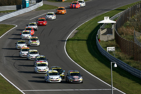 480_clio_r1_veld